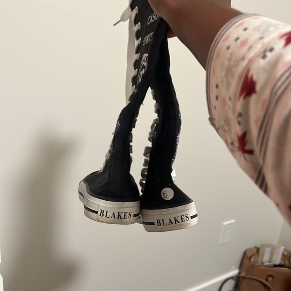 Blake’s tender foot - Picture 2 of 3